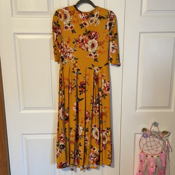 Dress - Picture 2 of 2